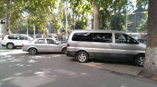 違章停車(chē)被拖壞，就該自認(rèn)倒霉？告訴車(chē)主如何獲得賠償