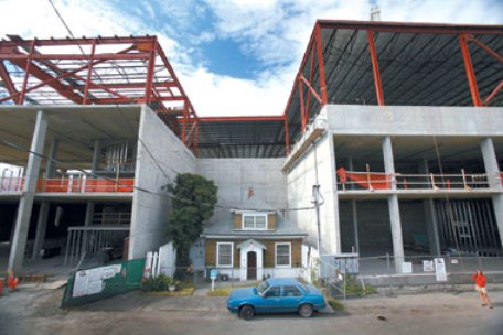 沒有最牛，只有更牛!全球超牛釘子戶大集合! (9)